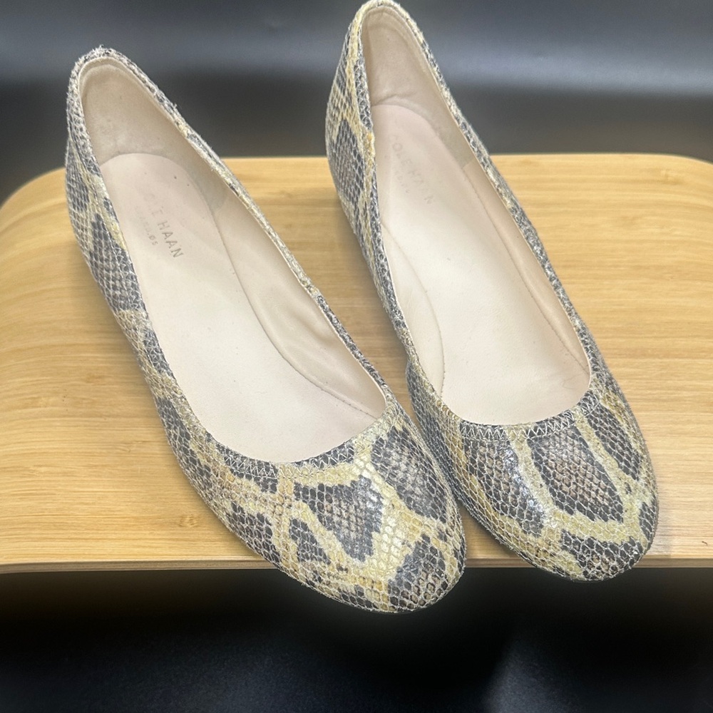 Cole Haan Snakeskin Flats size 8.5 B